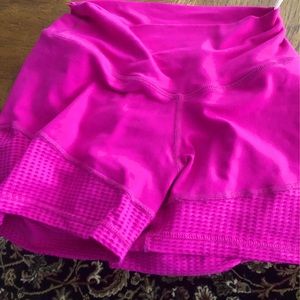 Cls sportswear mesh short in carmin